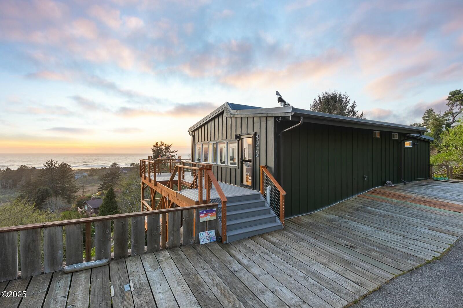Coastal home with ocean sunset view sold in Neskowin, Oregon